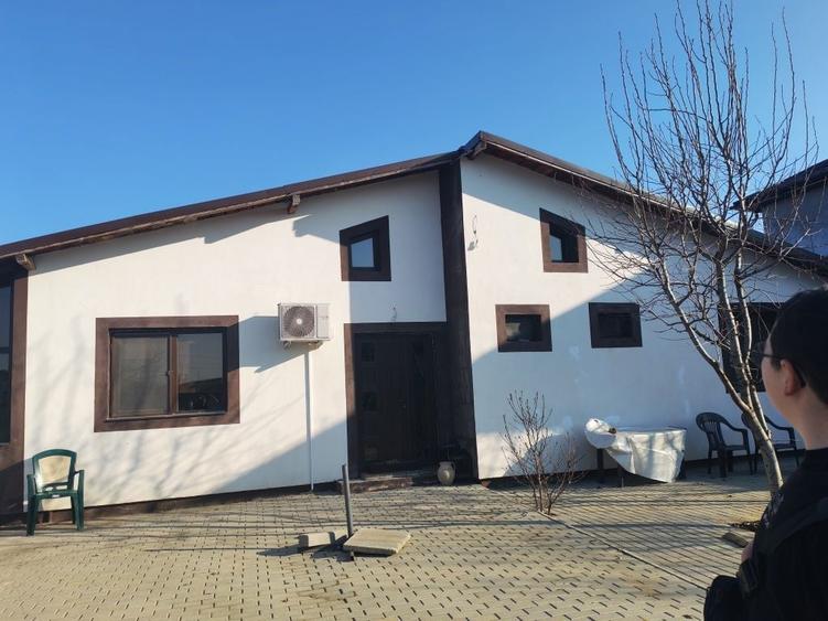 Casa parter de vanzare 120 mp, teren 471 mp, complet mobilata - 1