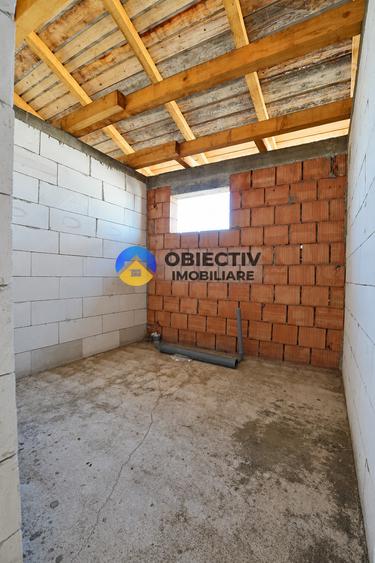 Casă individuală cu 4 camere cu Teren 600 Mp în Dumbrava Roșie