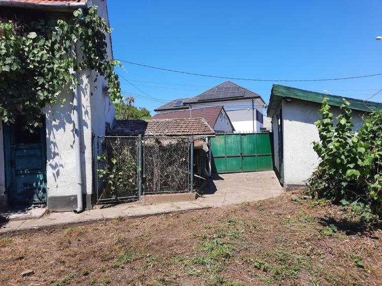 Casă cu 4 camere cu Teren 110 Mp în Central