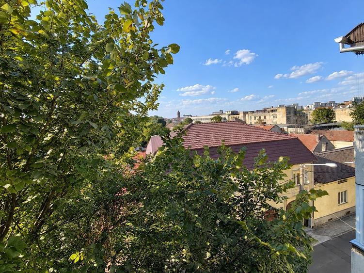 Apartament cu 4 camere decomandat, mobilat în Fabric