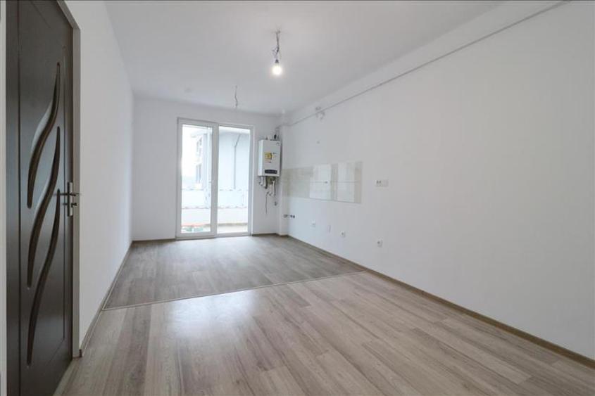 Apartament cu 4 camere decomandat în Păcurari