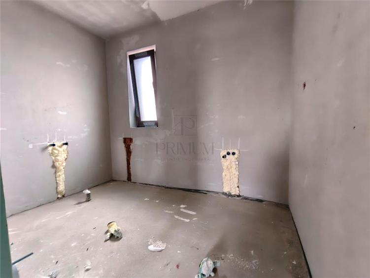 Duplex cu 4 camere cu Canalizare în Moșnița Veche