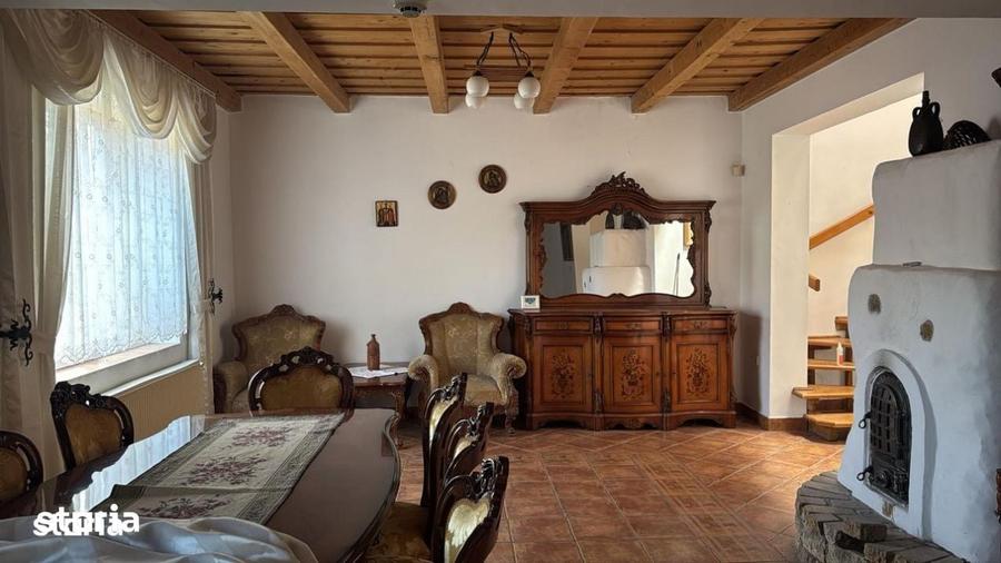 Casă cu 5 camere cu Teren 1000 Mp în Titulescu