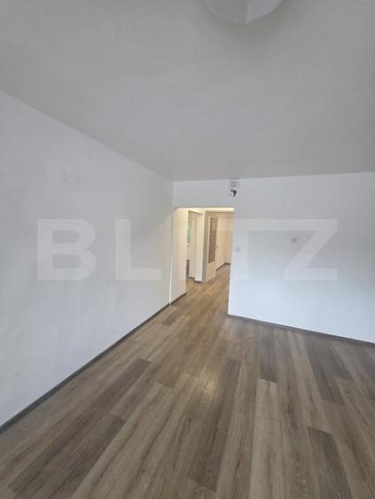 Apartament cu 3 camere decomandat în Craiter