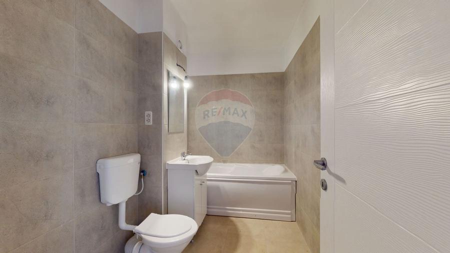 Apartament cu 2 camere semidecomandat în Sânpetru