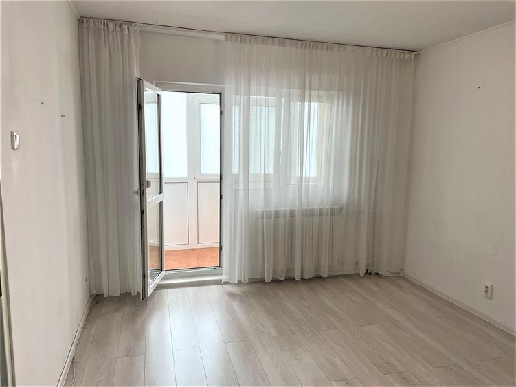 Apartament cu 2 camere semidecomandat în Baba Novac