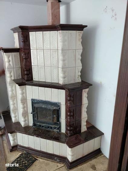 Casă cu 10 camere cu Teren 1087 Mp în Poienari
