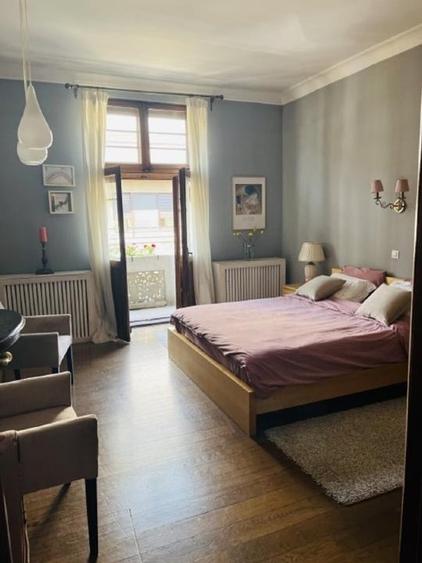 Apartament cu 4 camere decomandat, mobilat în Dorobanți