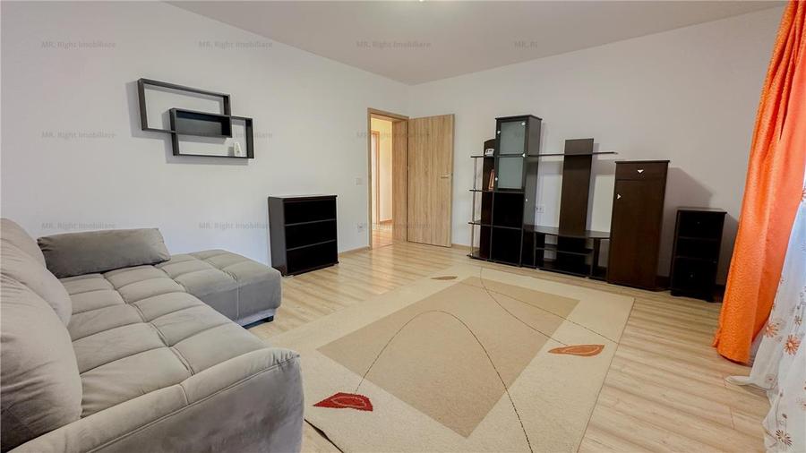 Apartament cu 3 camere decomandat, mobilat în Tractorul