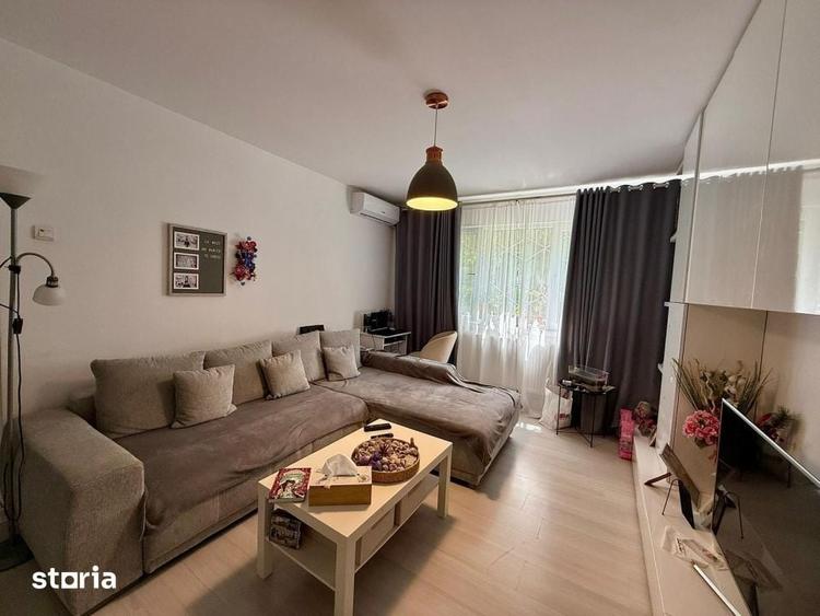 Apartament cu 3 camere decomandat în Craiovița Nouă