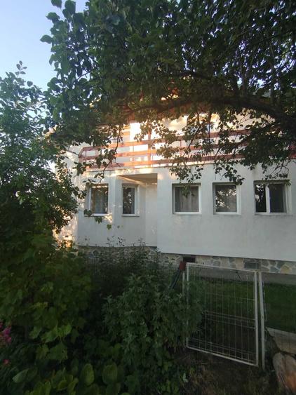 Casă cu 4 camere în Lunca