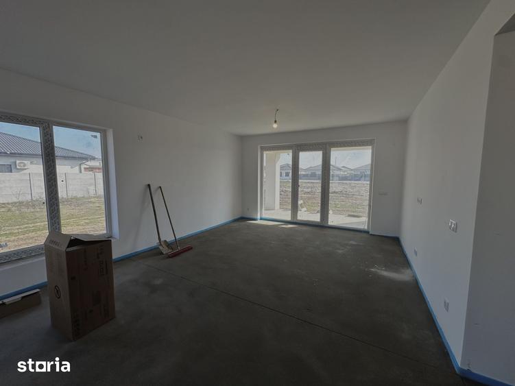 Casă cu 4 camere cu Teren 500 Mp în Sântandrei