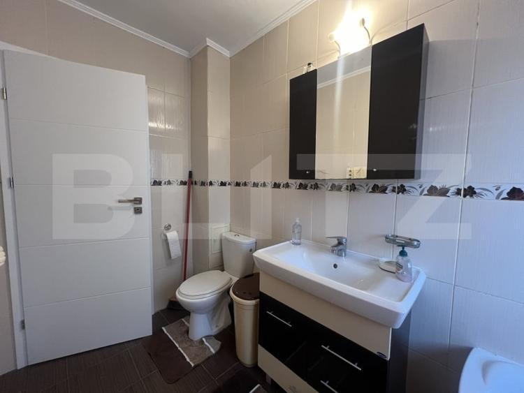 Apartament cu 3 camere decomandat, mobilat în Florești