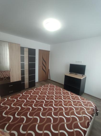 Apartament cu 3 camere decomandat în Tudor