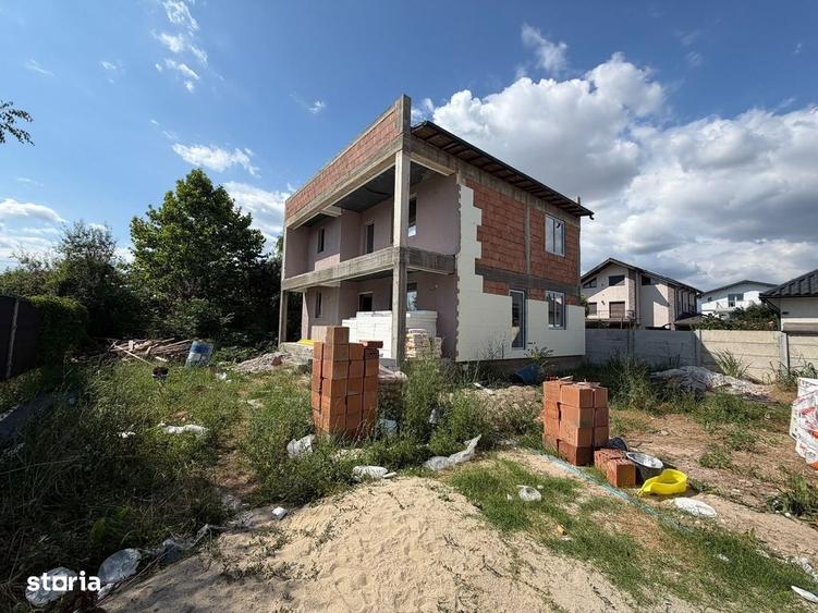 Casă cu 4 camere în Central