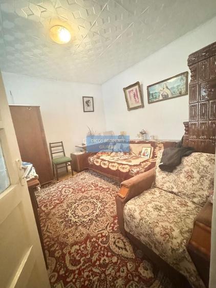 Casă individuală cu 3 camere cu Canalizare în Casa Cărții