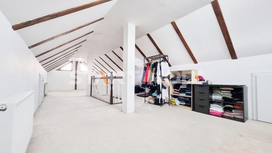 Casa mobilata Central Sanpetru - 9