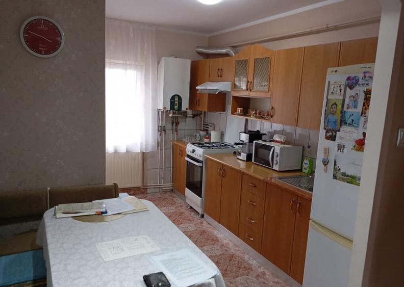 Apartament 3 camere, decomandat, Campia Turzii - 2