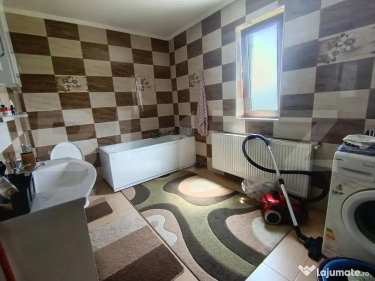 Casa de vanzare, cu 4 camere, 300 mp, zona exterior sud - 11