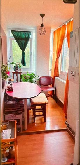 Vand apartament 3 camere Mioveni,etaj 1, zona centrala - 1