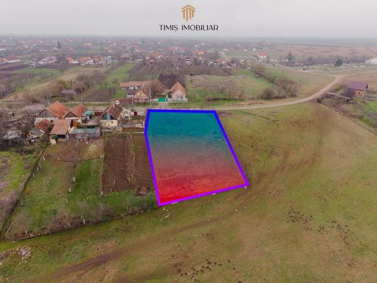 Teren Ianova 1200 mp, vatra satului | asfalt, utilitati | Comision 0% - 8