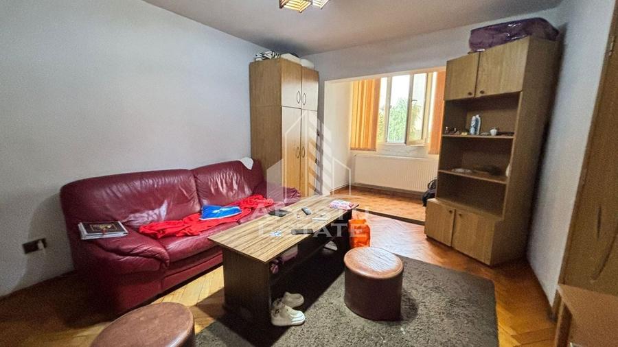 Apartament cu 3 camere, etaj intermediar, - 1