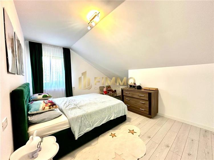 Casă individuală cu 5 camere cu Teren 250 Mp în Est