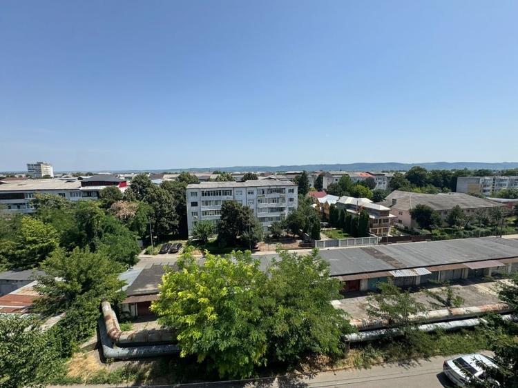 Vanzare apartament 2 camere decomandat Cornisa Bistritei - stare foarte buna - 16