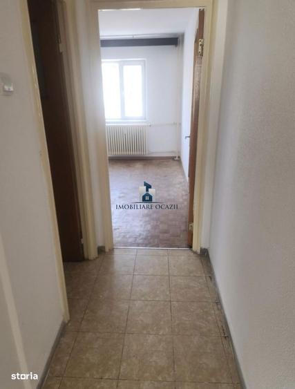 Inchiriere Apartament 4 Camere Semidecomandat Aparatorii Patriei-Moldo - 3