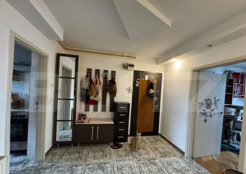 Apartament de vanzare, cu 3 camere decomandat, 61 mp, zona P - 4