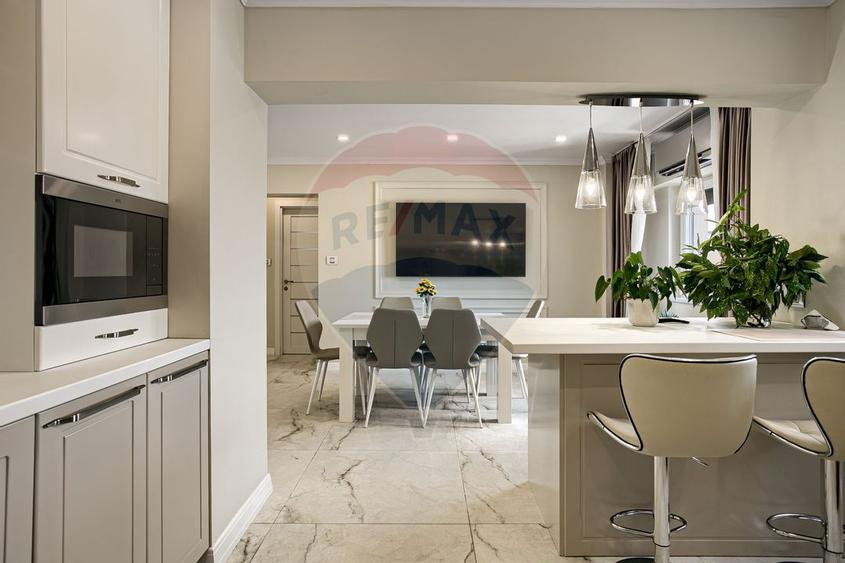 Apartament spectaculos de vanzare:  4 camere, 2 băi, zona Vlaicu - 1