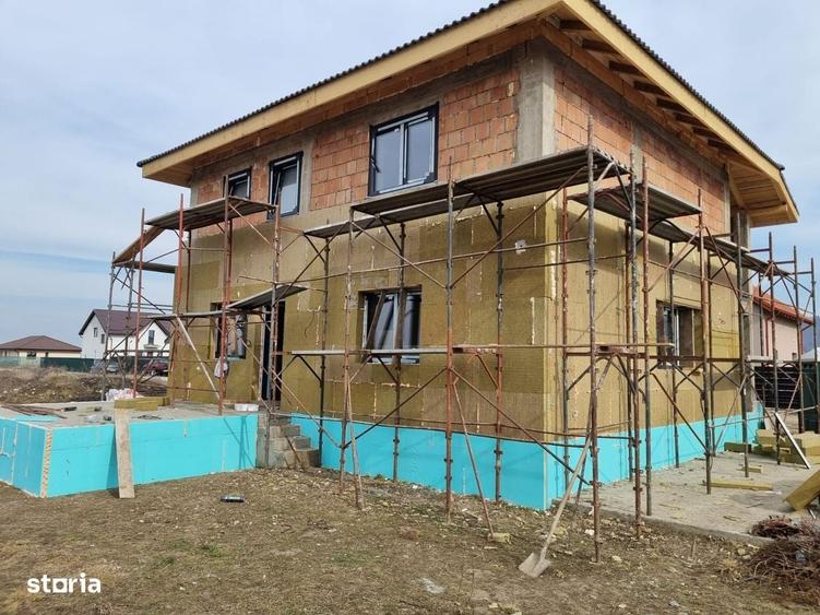 Casă cu 3 camere în Cristian