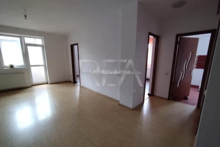 3 camere bloc 2011, et.1/4+Pod, Pacii, Str Schiorilor. 3 camere bloc 2011, et.1/4+Pod, Pacii, Str Schiorilor.