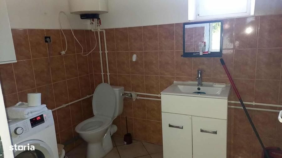 Casa cu teren de 820mp sos Nationala , ideal pt familie sau investitie - 1