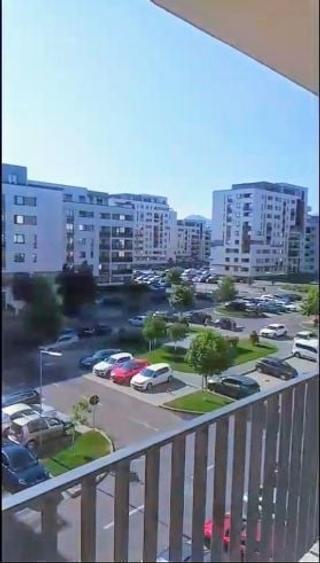 Apartament cu 2 camere semidecomandat în Tractorul - 9