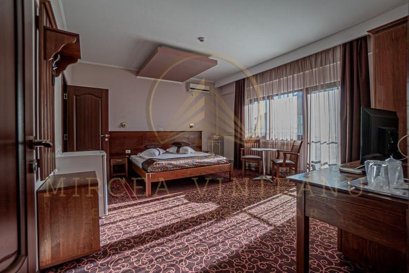 Hotel 3 Stele de Vânzare la  Delfinariu, aproape de Mamaia - 29