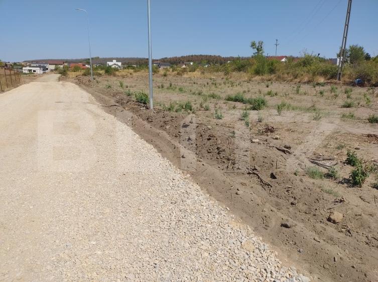Teren intravilan, 607 mp, deschidere 36 m, zona Plaiul Vulcanesti - 5