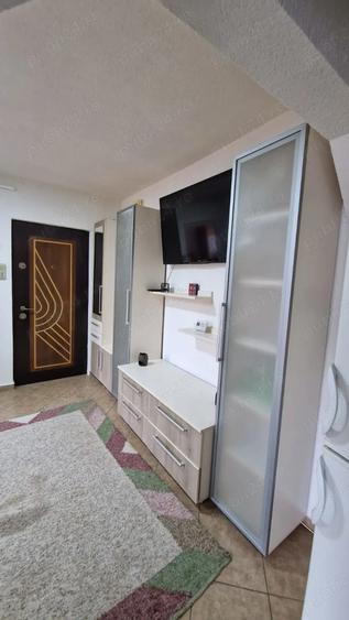 Proprietar, inchiriez apartament deosebit cu 2 camere, zona foarte buna - 3