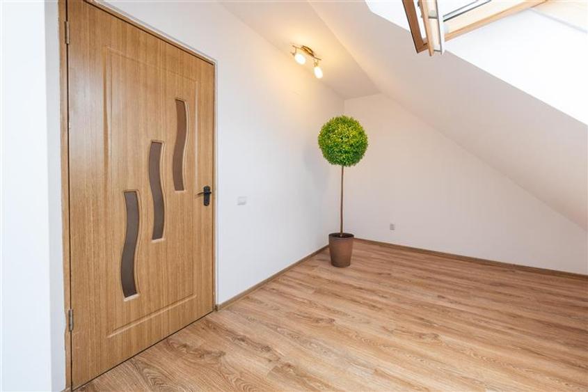 Vanzare apartament 2 camere, central , cu scara interioara Comision 0% - 9