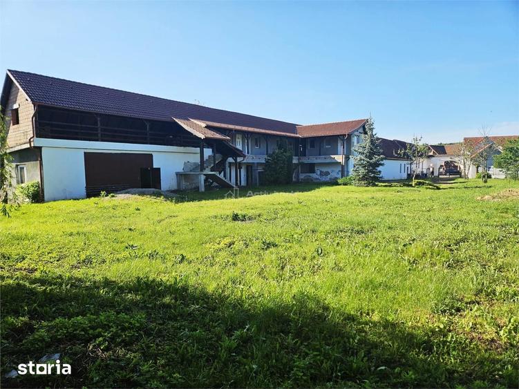 Casă cu Teren 1633 Mp în Central