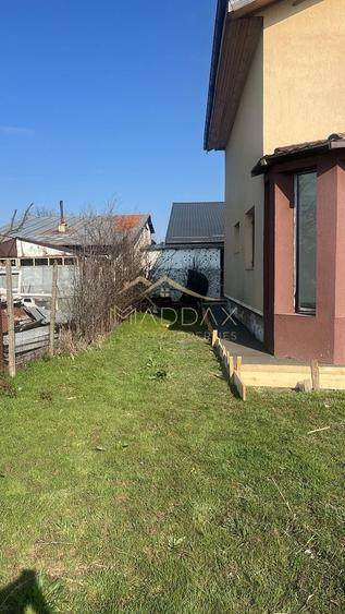 Casă individuală cu 4 camere cu Canalizare în Dimieni