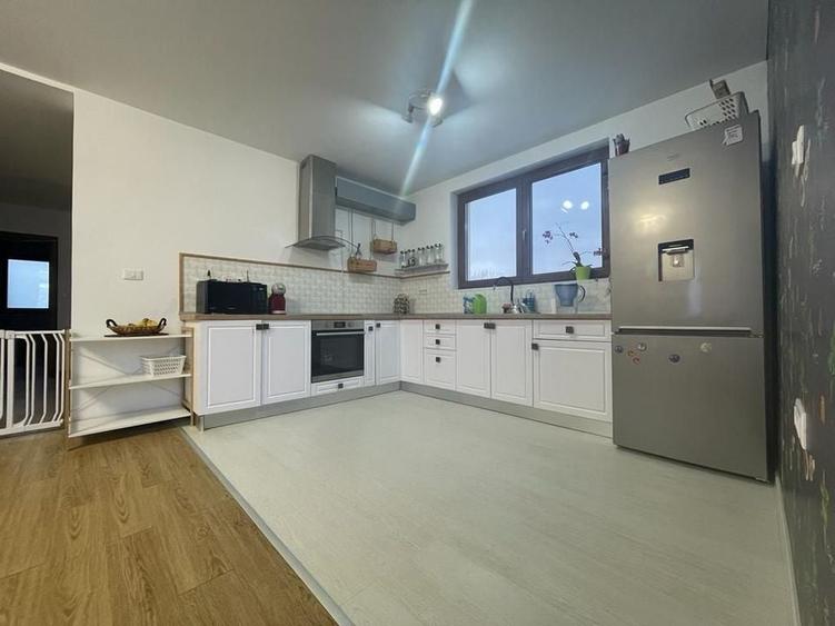 Casa de inchiriat in zona Cristian - 2