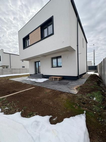 Casa Individuala - Parter + Etaj - Teren 360 mp - Mutare Imediata - 4