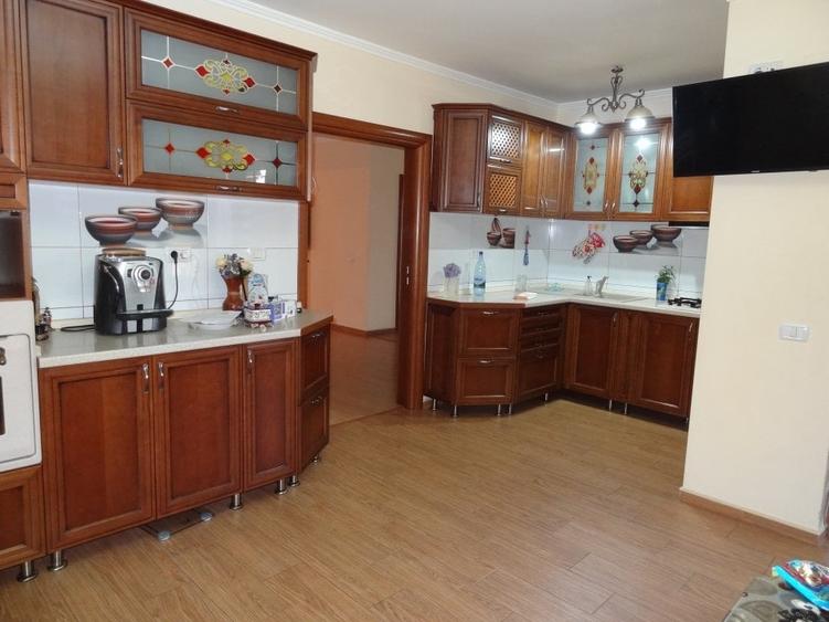 Valu lui Traian Vila 5 camere cu curte. - 7