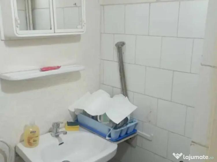 Camera cu baie si bucatarie proprie - zona Tractorul - 5