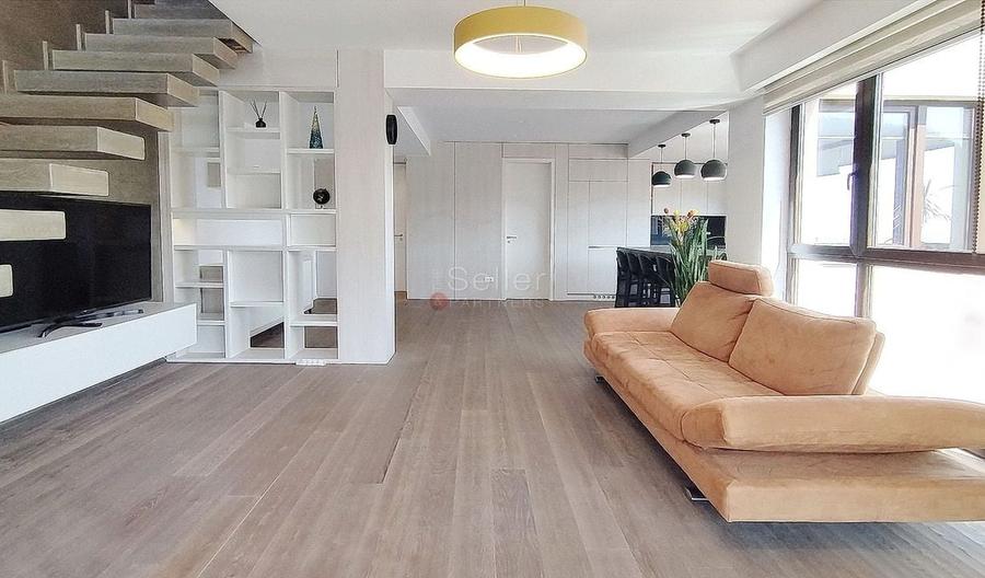 Priveliste Panoramica Spre Oras Si Masivul Tampa - 6