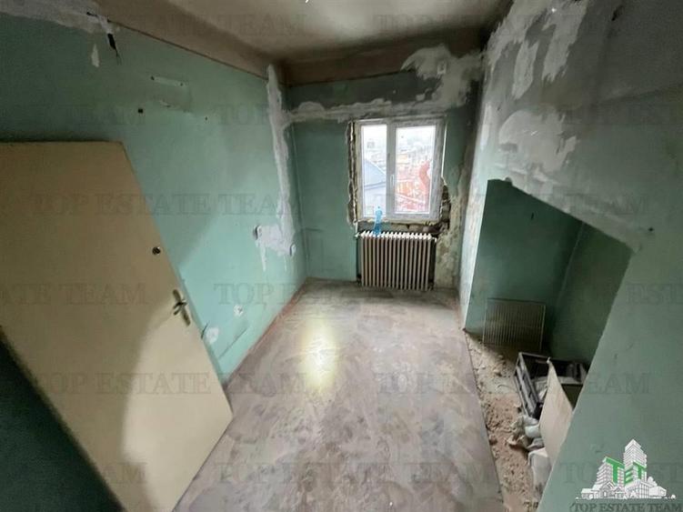 2 garsoniere adiacente la rosu pe Calea Grivitei, etaj 4 - 14