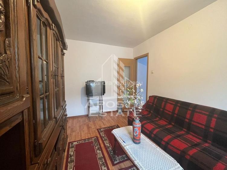 Apartament cu 2 camere,semidecomandat, etajul 1,centrala, zona Sagului