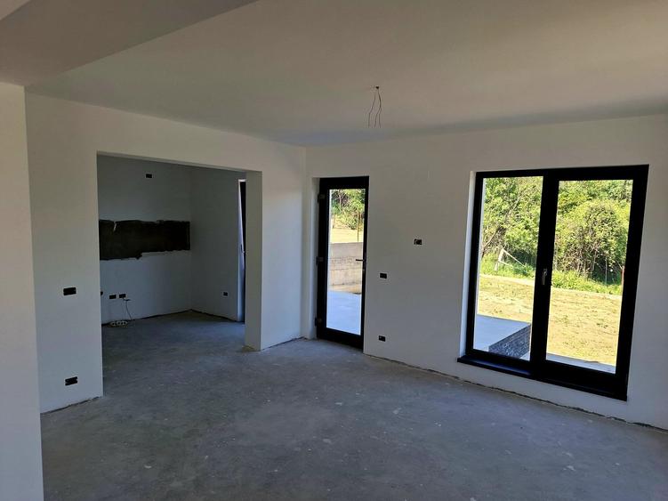 Casă / vilă Mărăcineni / Argeș , finisaje moderne ! - 7