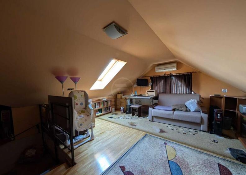 De vanzare casa tip duplex in Flore?ti, intr-o zona exclusiv de case ! - 14